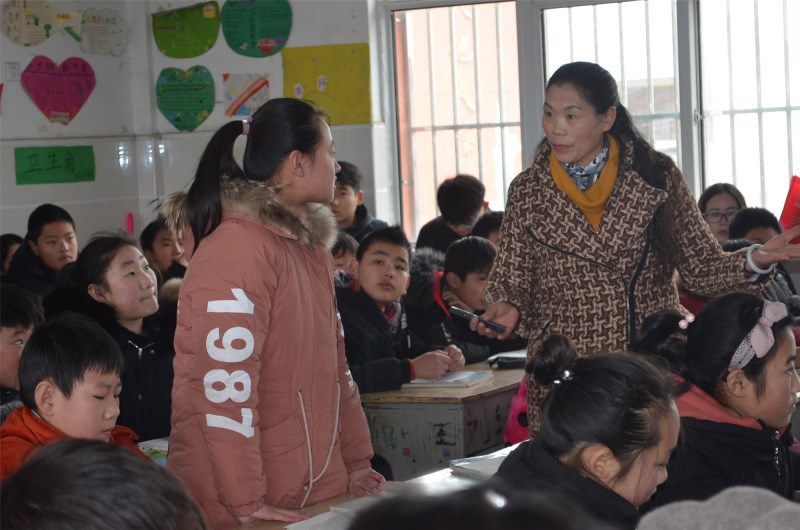 再次起航 ----墨河中心小学数学“互动式”教学研讨活动