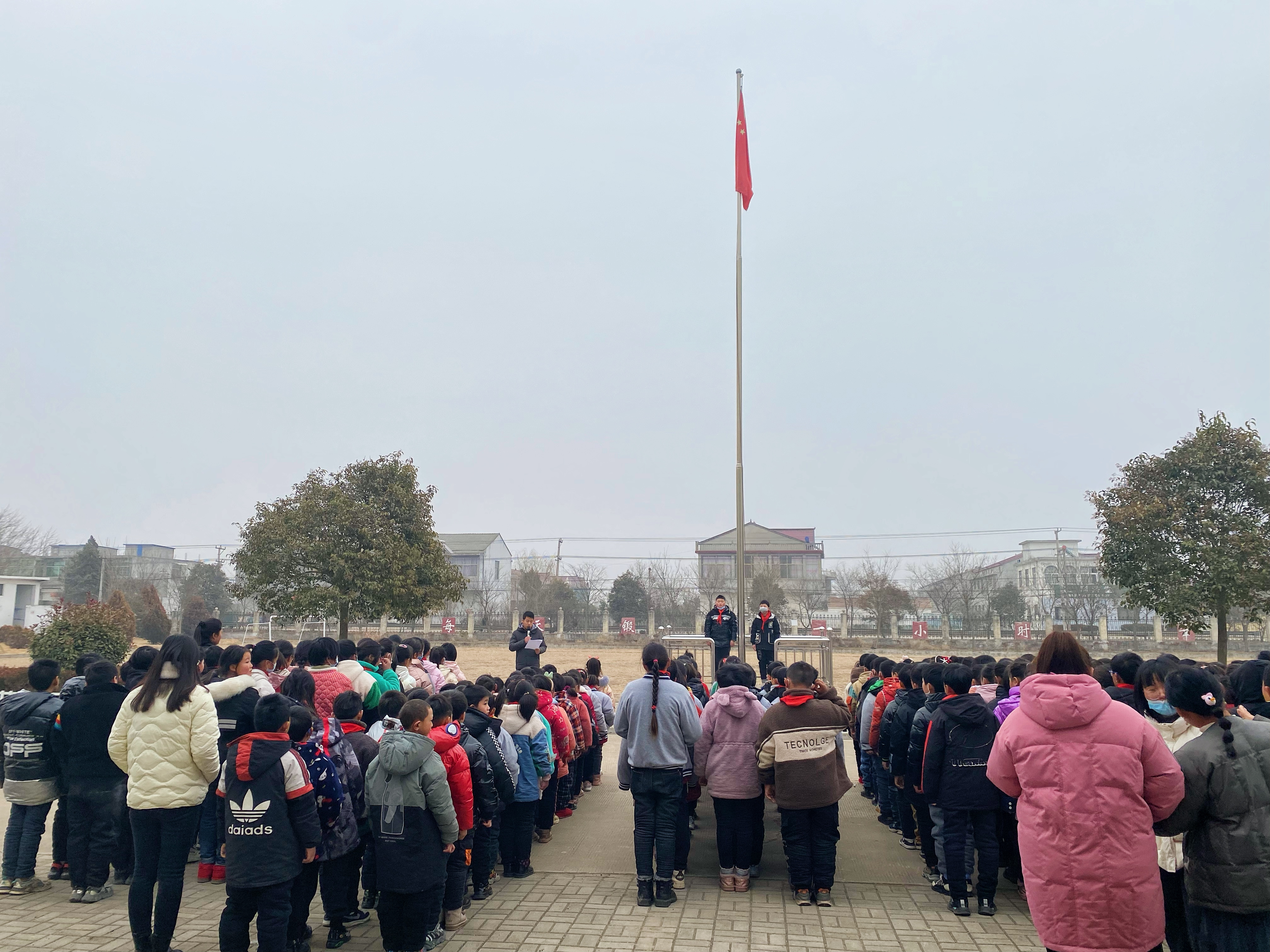 阿湖镇鸣九小学“护苗·绿书签”融入“开学第一课”宣传教育活动