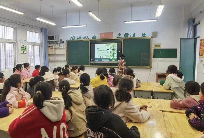 女童保护 美好守护 ——马陵山镇广玉小学开展女童保护讲座