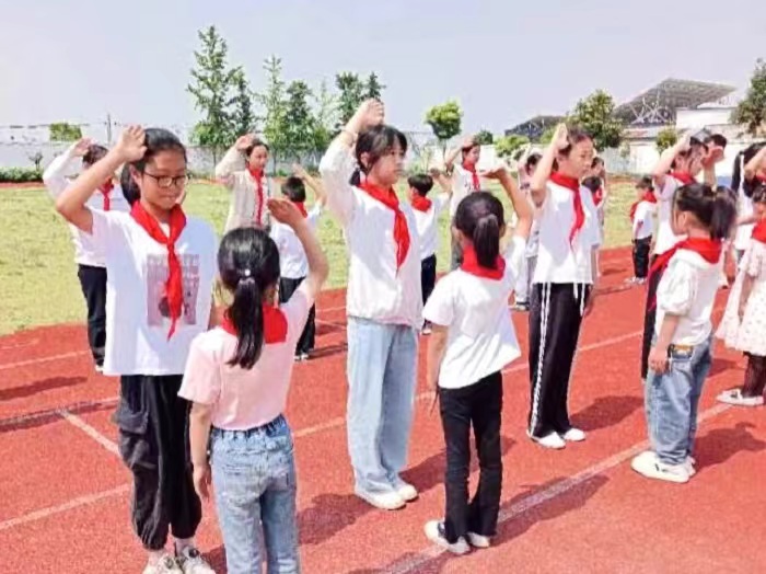 红领巾爱祖国——马陵山镇广玉小学举行一年级新生入队仪式