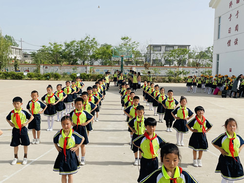 黄甲小学----爱运动之韵律操风采展示